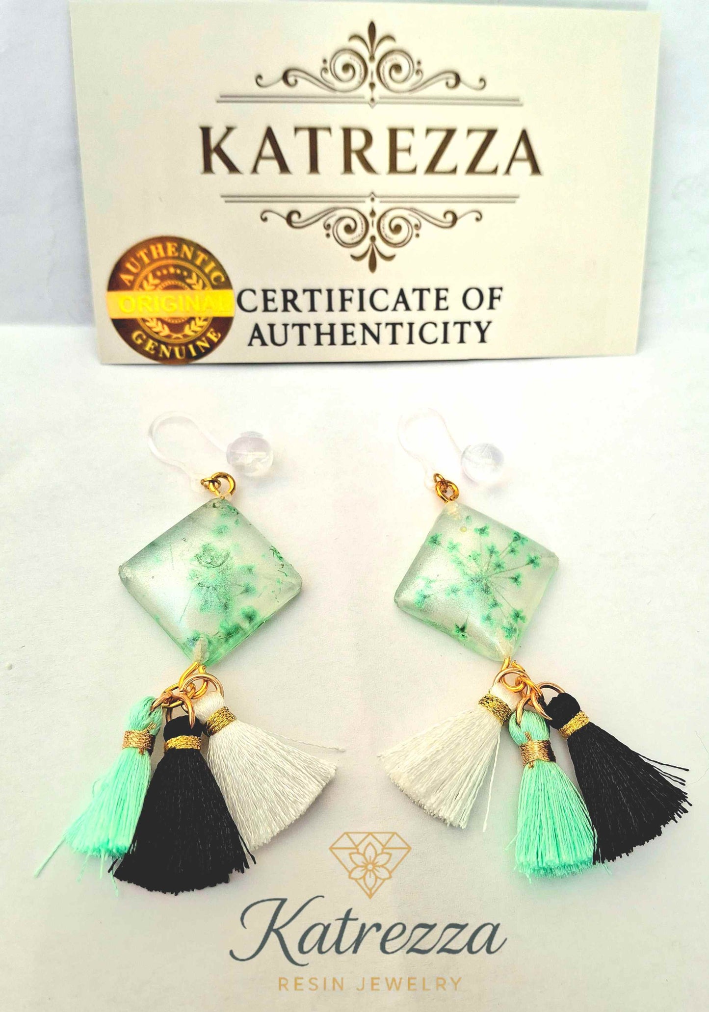 Handmade Resin Earrings with Green Flowers & Tassels – 8 cm Drop | Katrezza