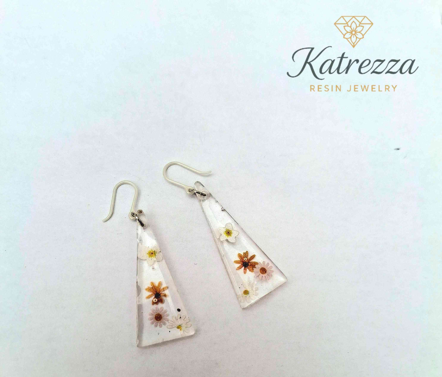 Handmade Triangle Resin Earrings with Real Flowers – Hypoallergenic Hooks