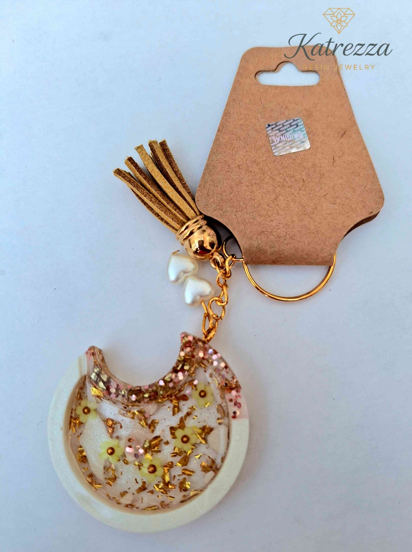 Handmade Resin Keychain with Glitter & Gold Flakes – Cute Key Ring with Tassel & Heart Charm