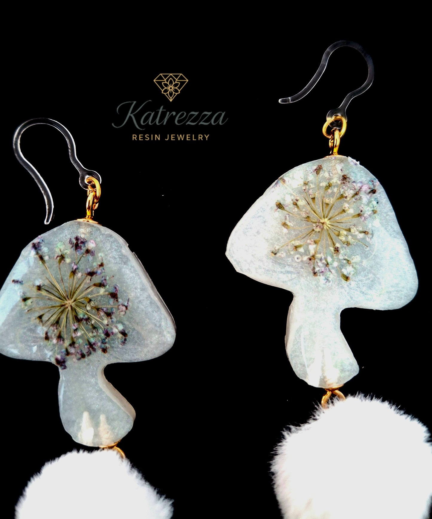 “Unique 8 cm double-sided mushroom resin earrings with preserved flowers, pom-poms, and hypoallergenic silicone ear hooks.”