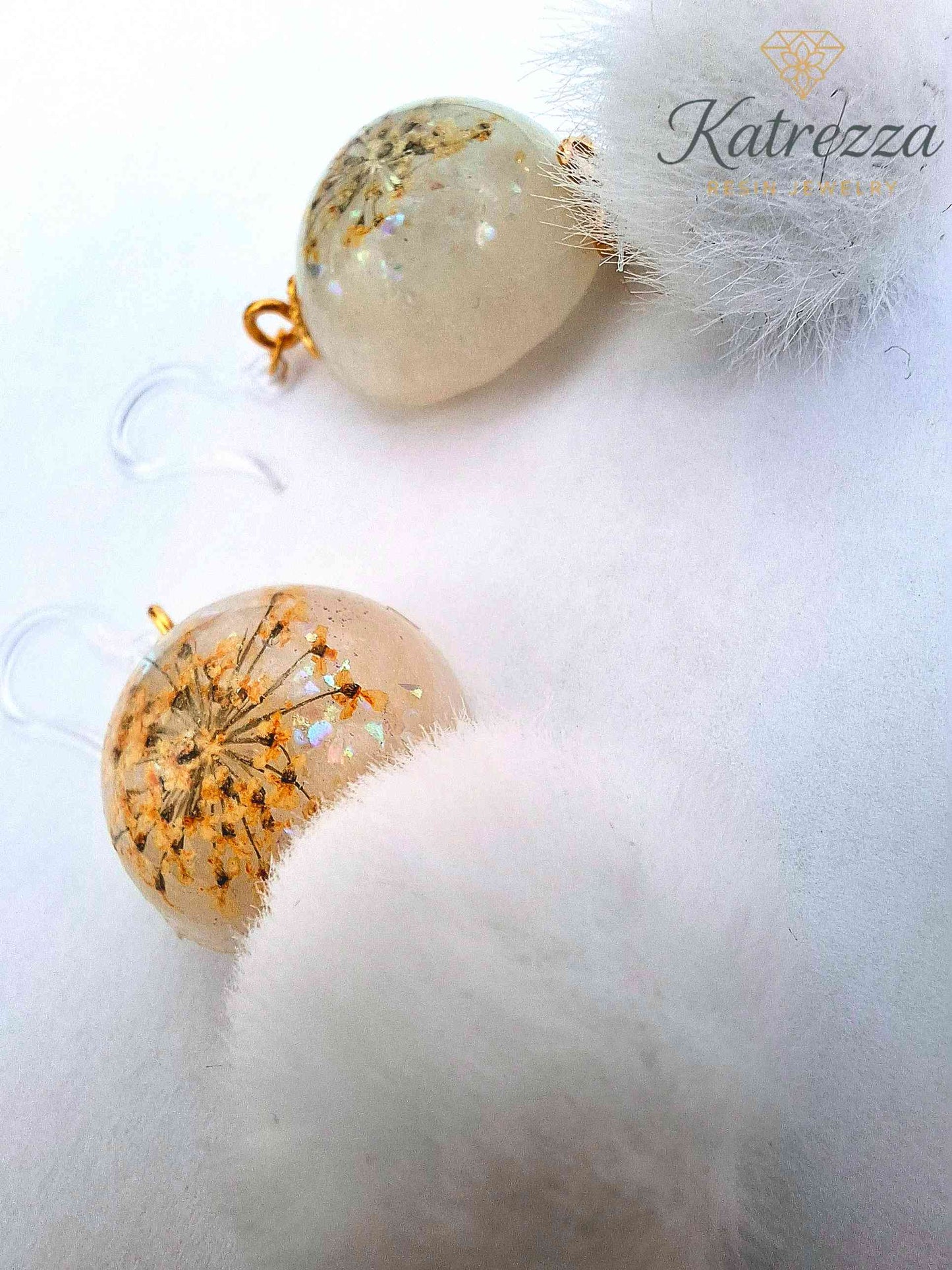 Resin Earrings with Real Flowers & Pom Pom – Katrezza