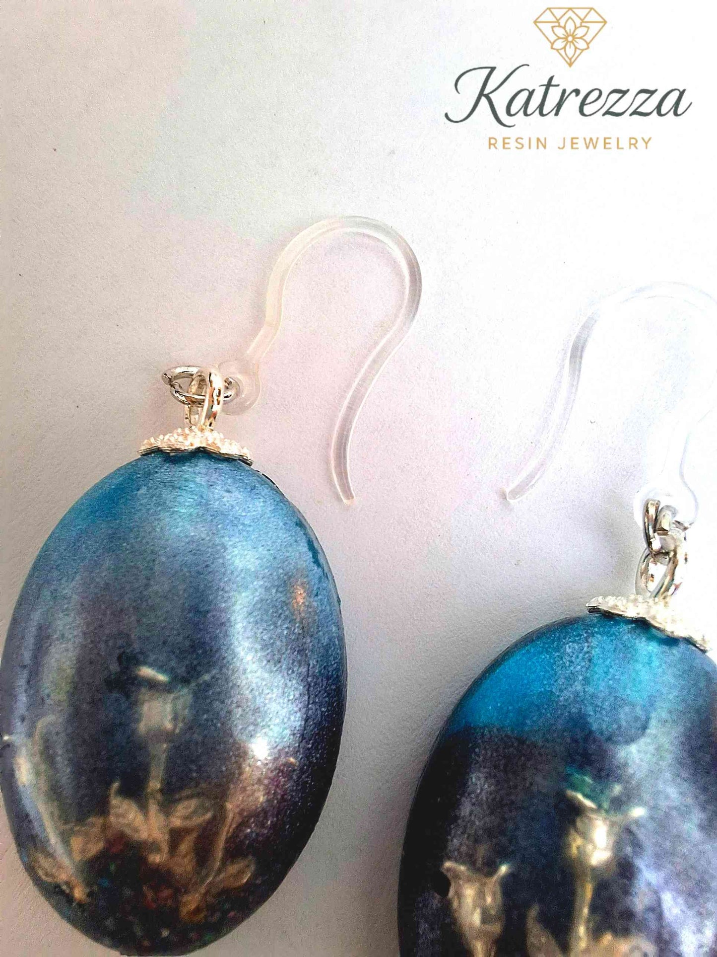 Deep Blue Resin Earrings with Real Flowers – Handmade Oval 3.5 cm | Katrezza