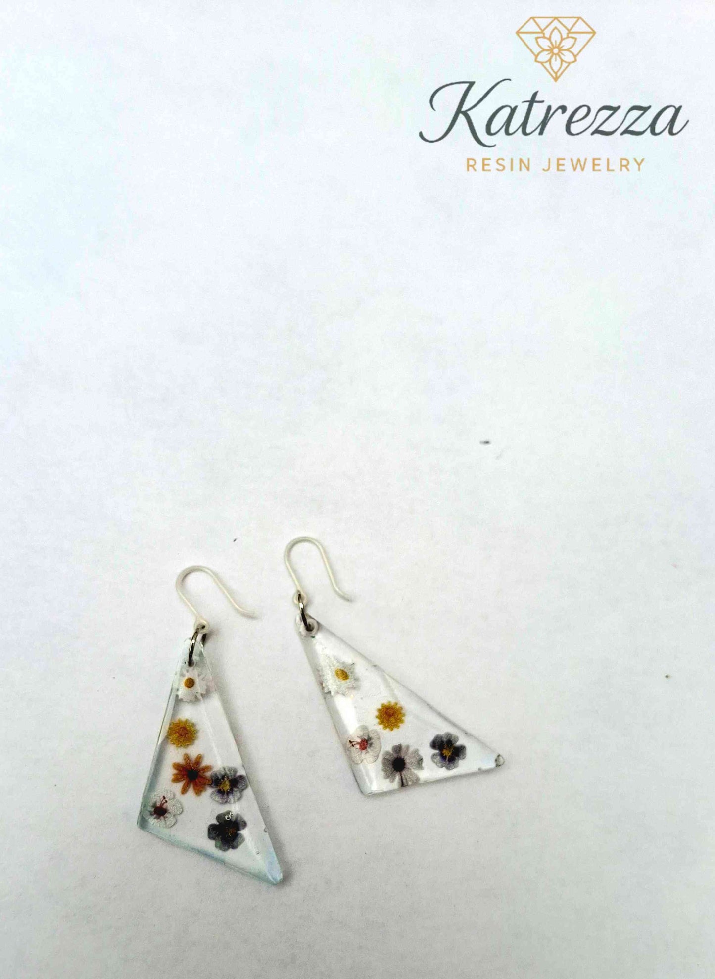 Handmade Triangle Resin Earrings with Real Flowers – Hypoallergenic Hooks