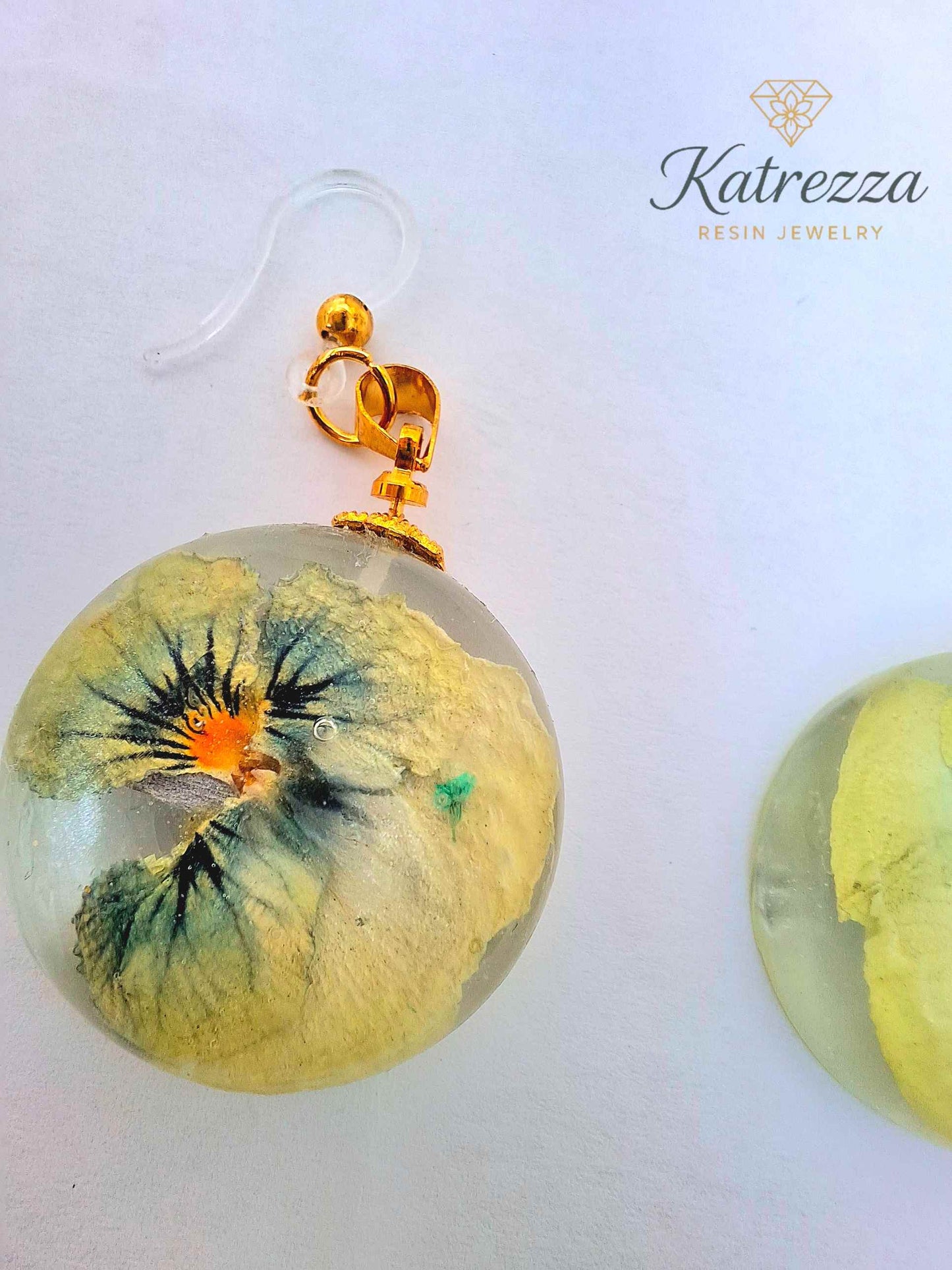 Handmade Resin Earrings with Real Pansy Flowers – 5 cm Drop | Katrezza