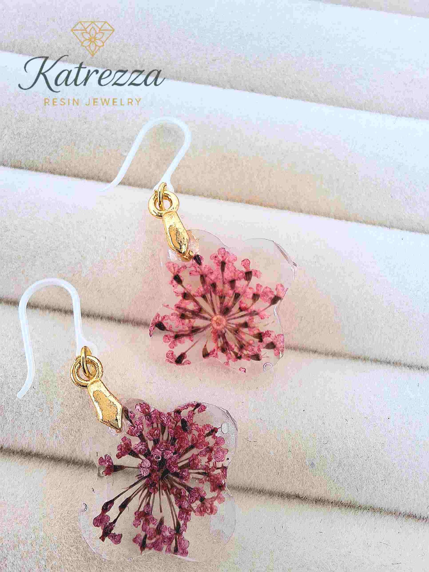 Lightweight hypoallergenic resin earrings with blossom design
