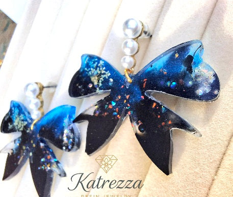 Midnight Blue Resin Earrings – Handmade by Katrezza
