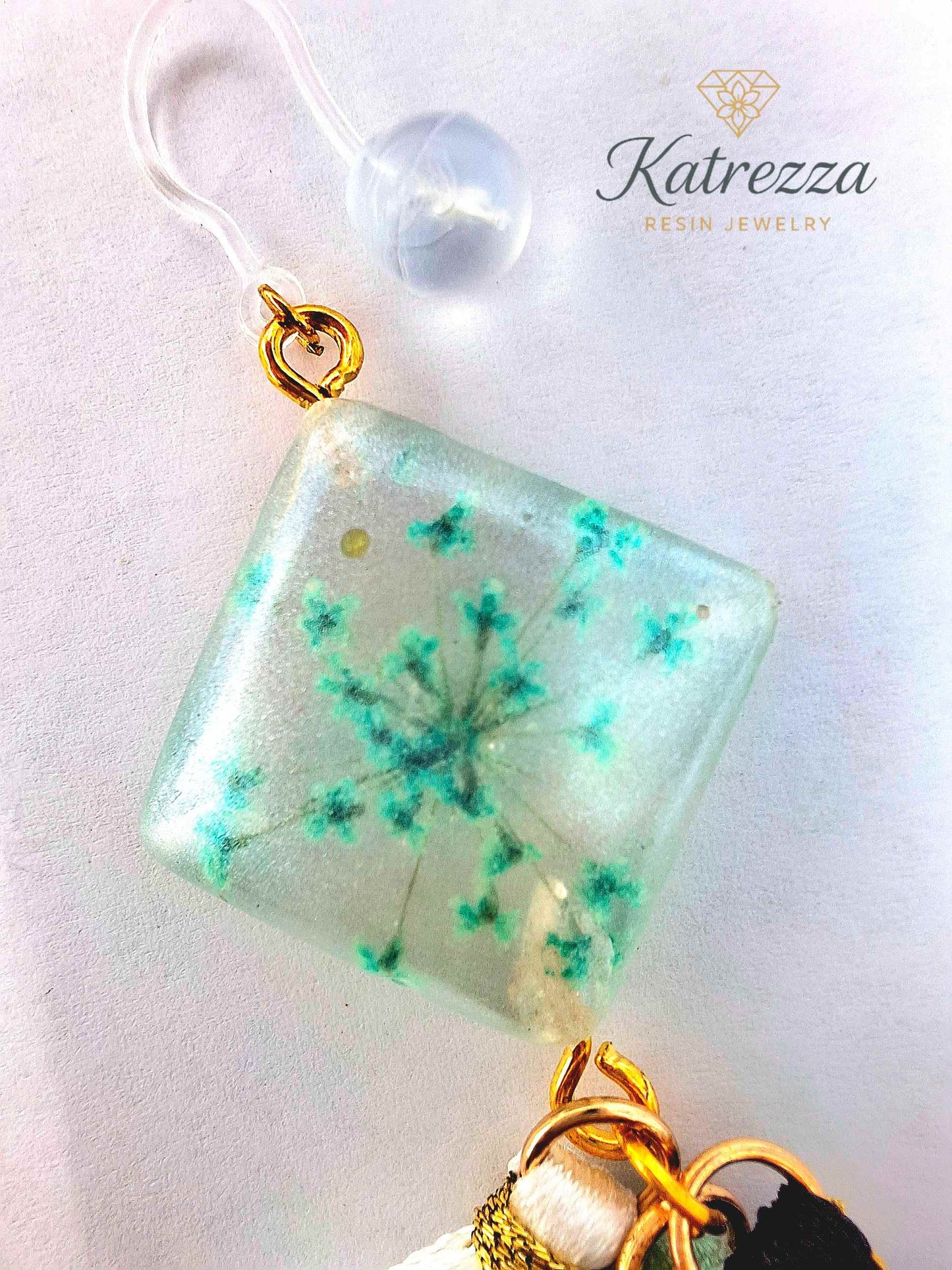 Handmade Resin Earrings with Green Flowers & Tassels – 8 cm Drop | Katrezza