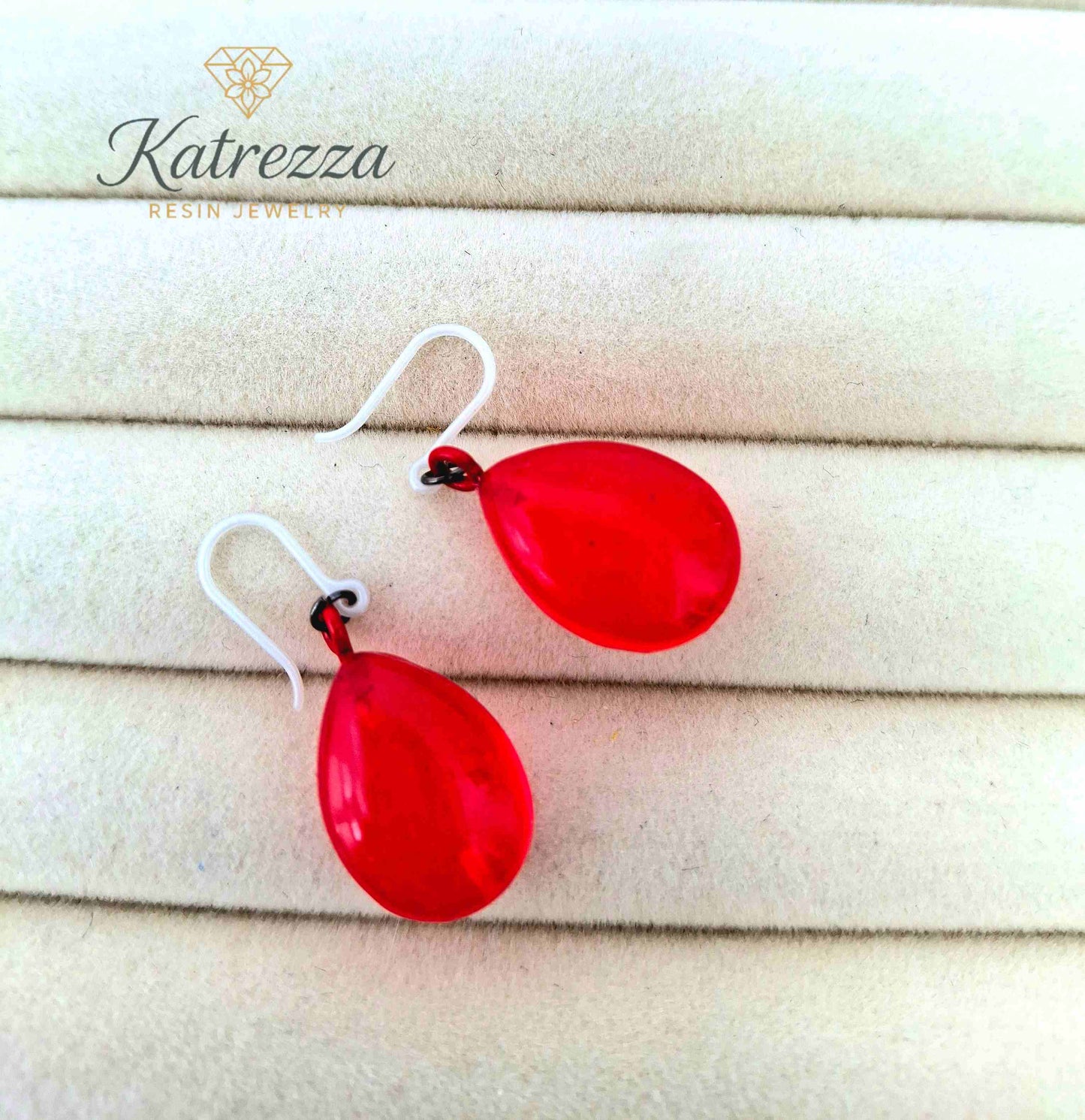 3 cm handmade resin earrings in bright red teardrop shape