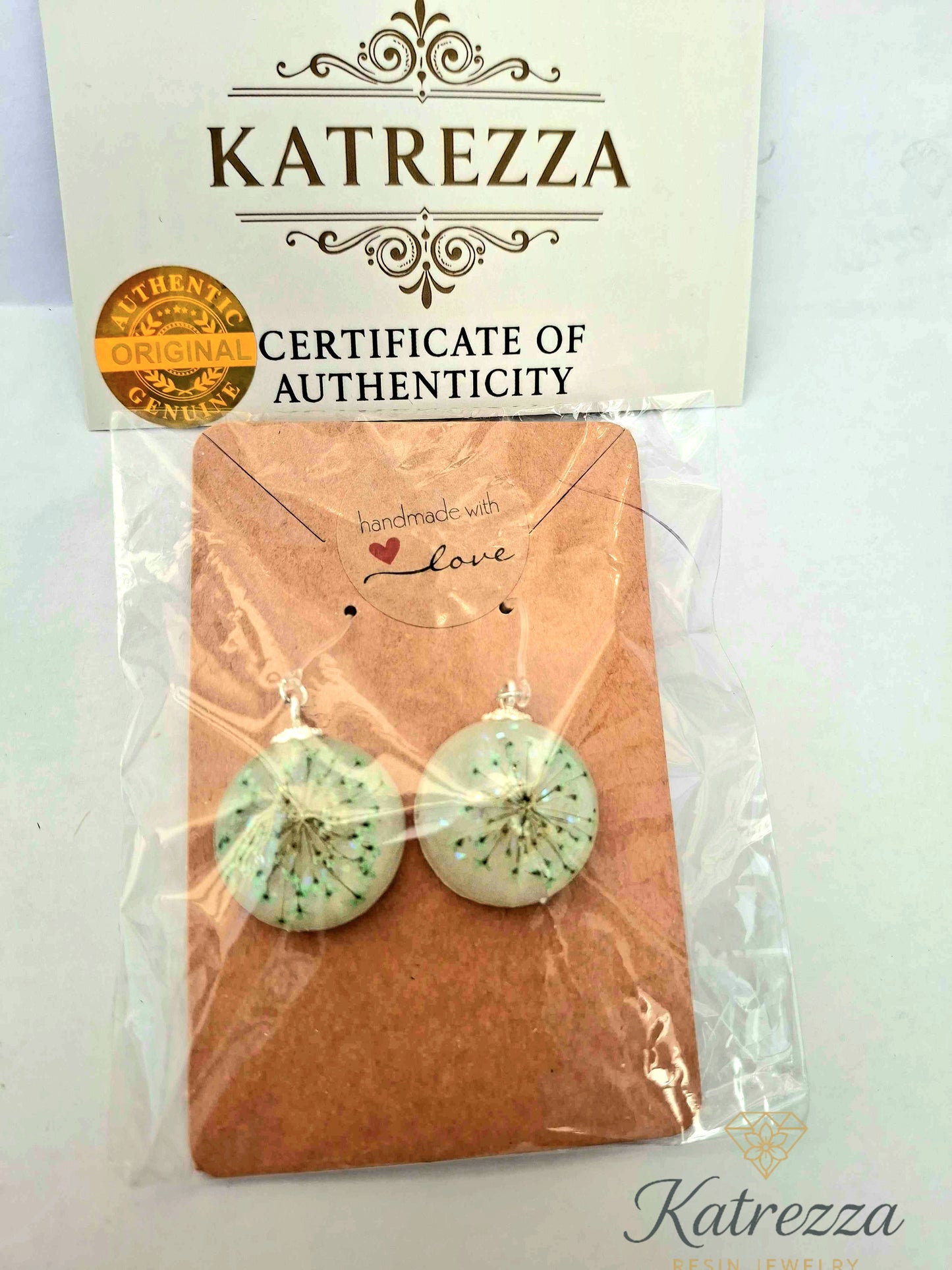 Handmade Resin Earrings with Green Pressed Flowers – 4.5 cm Drop | Katrezza