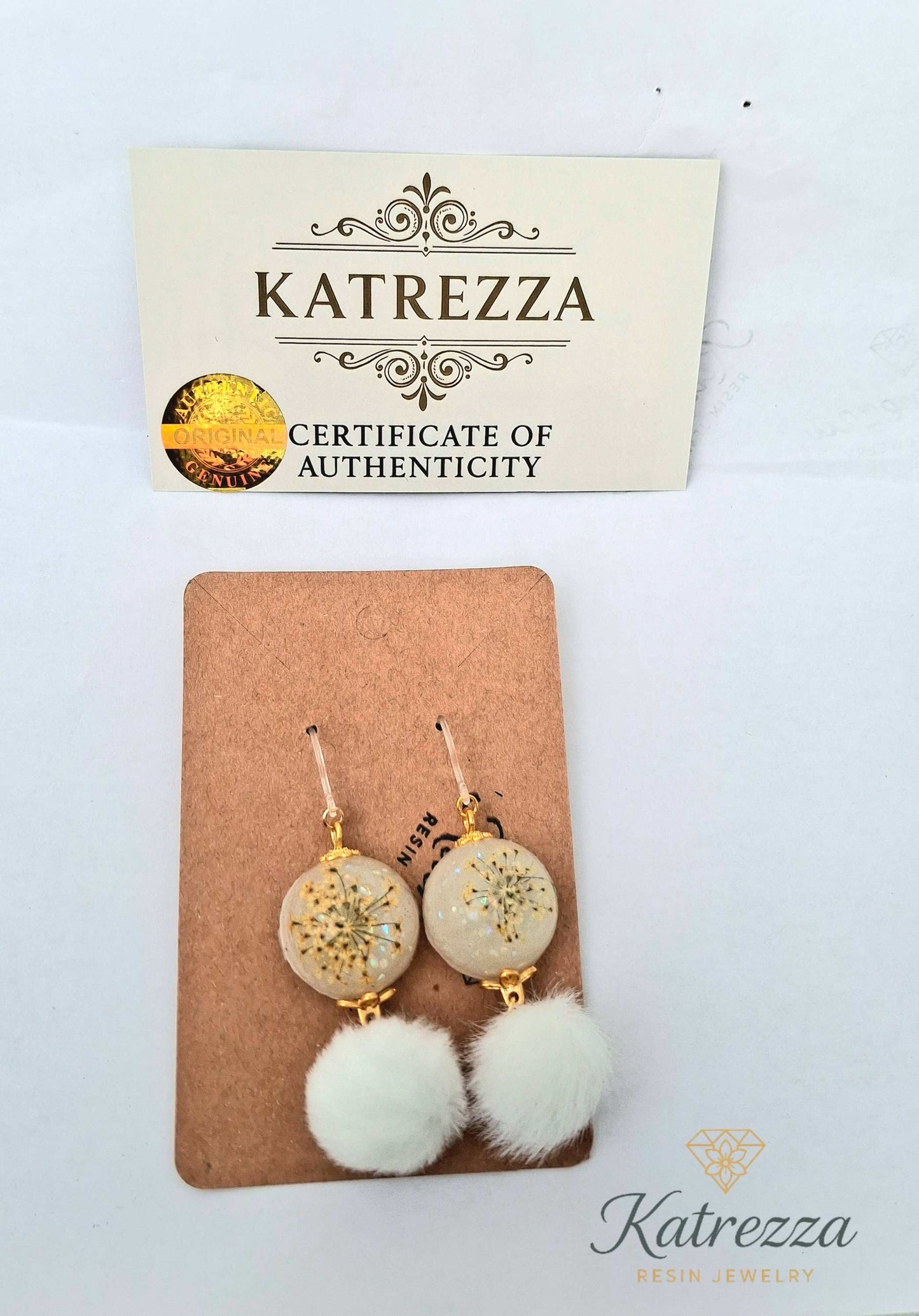 Handmade Resin Earrings with White Fluffy Tassel – Katrezza
