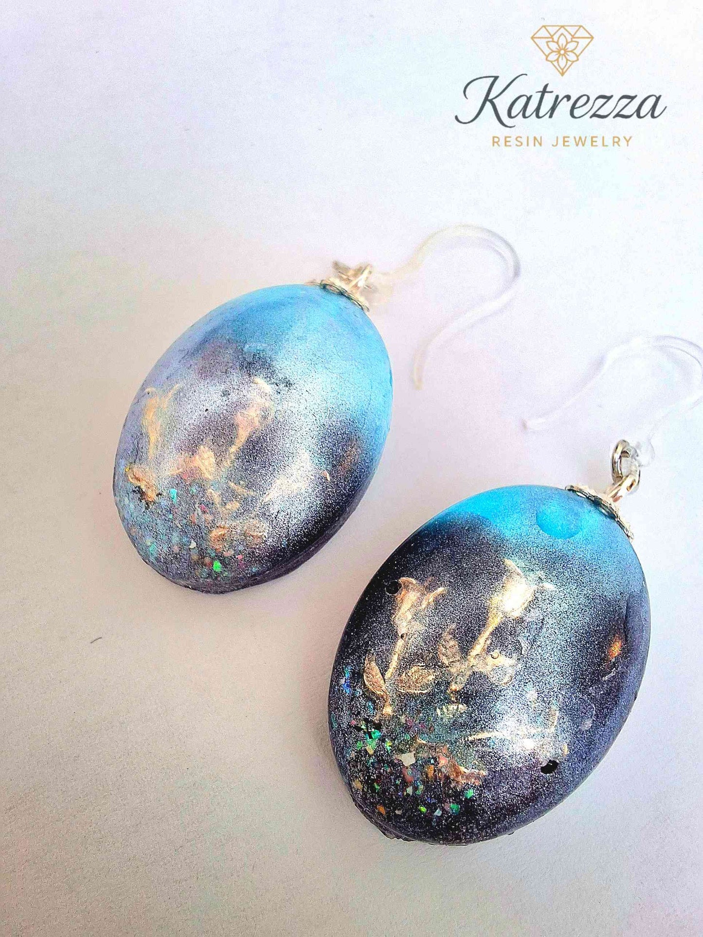 Deep Blue Resin Earrings with Real Flowers – Handmade Oval 3.5 cm | Katrezza