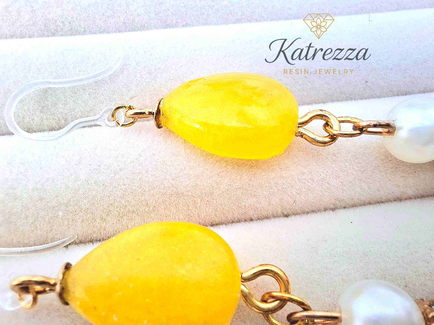 "Full pair of handmade yellow resin earrings with pearls and white flower charms, 7.5cm long – Katrezza Jewelry"