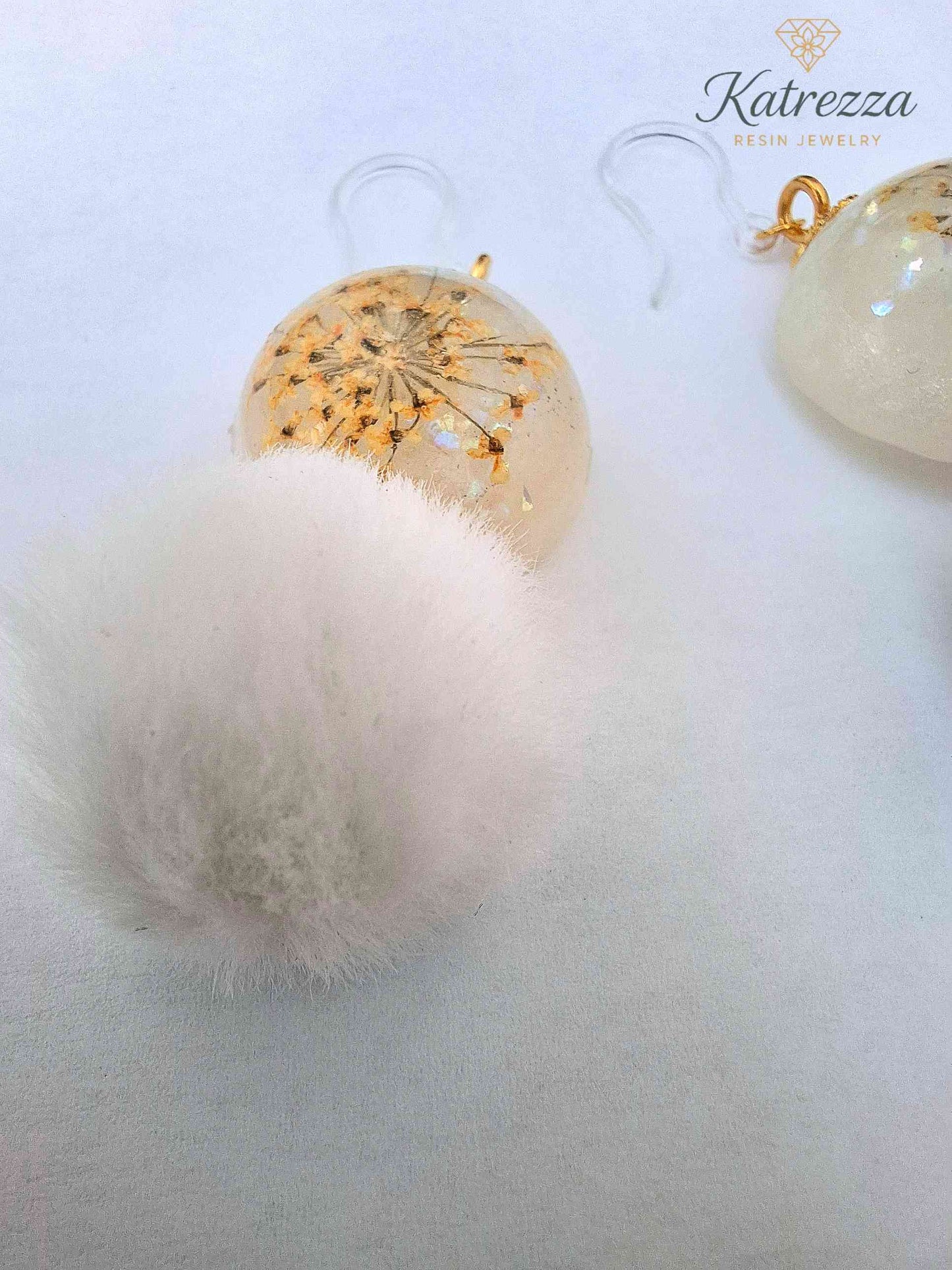 Resin Earrings with Real Flowers & Pom Pom – Katrezza