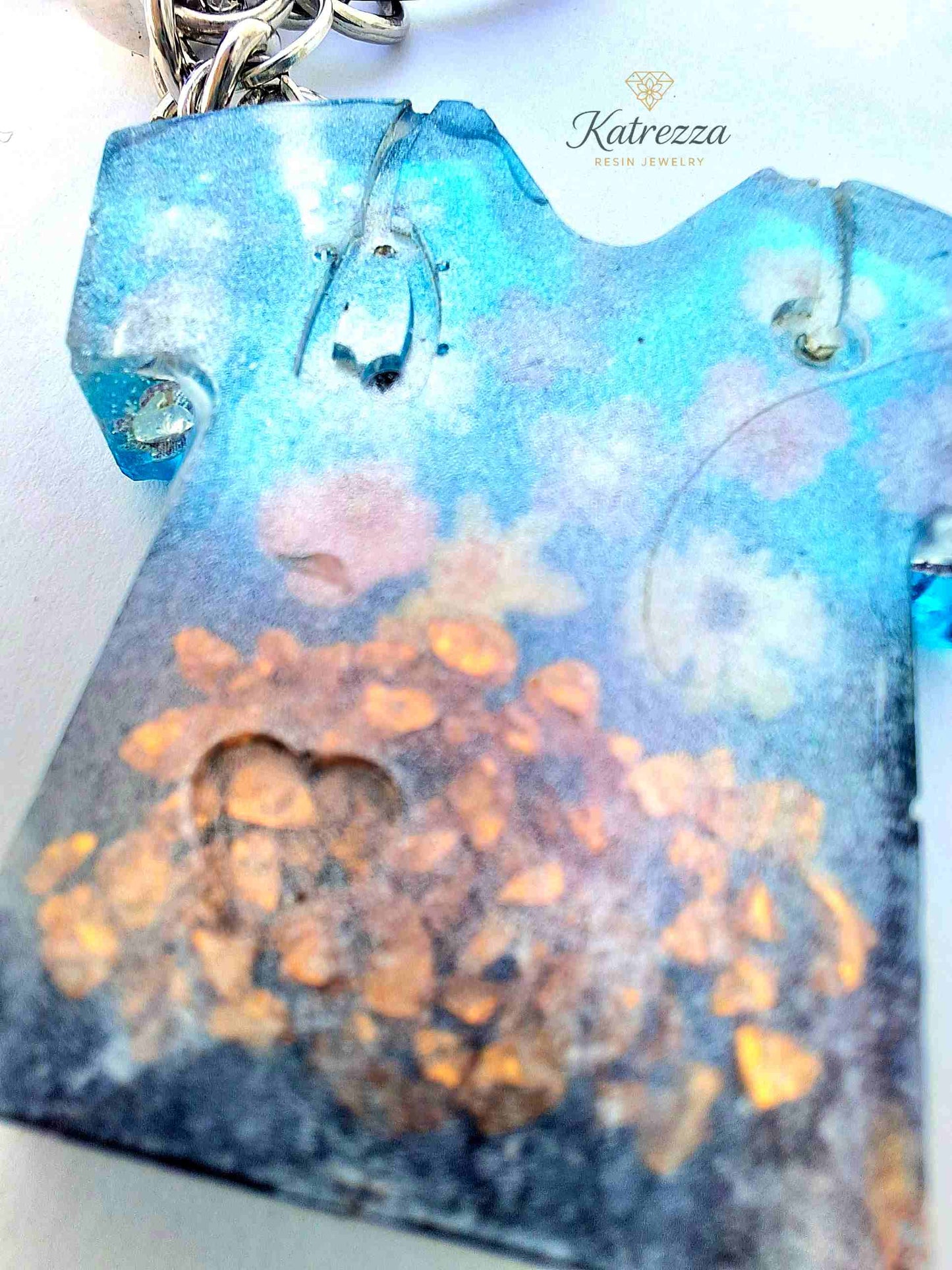Resin T-Shirt Keychain with Flower Stickers | Katrezza