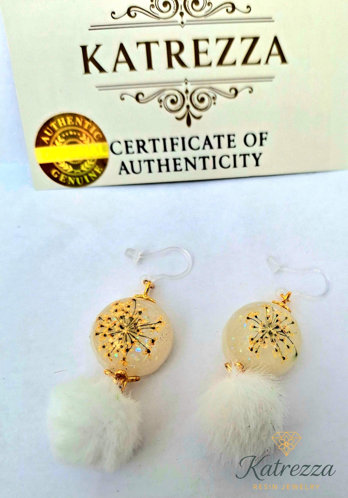Handmade Resin Earrings with White Fluffy Tassel – Katrezza