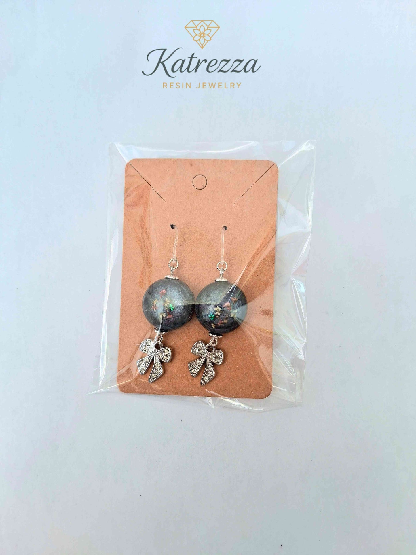 Resin jewelry with real flowers and hypoallergenic silicone hooks – unique handmade earrings