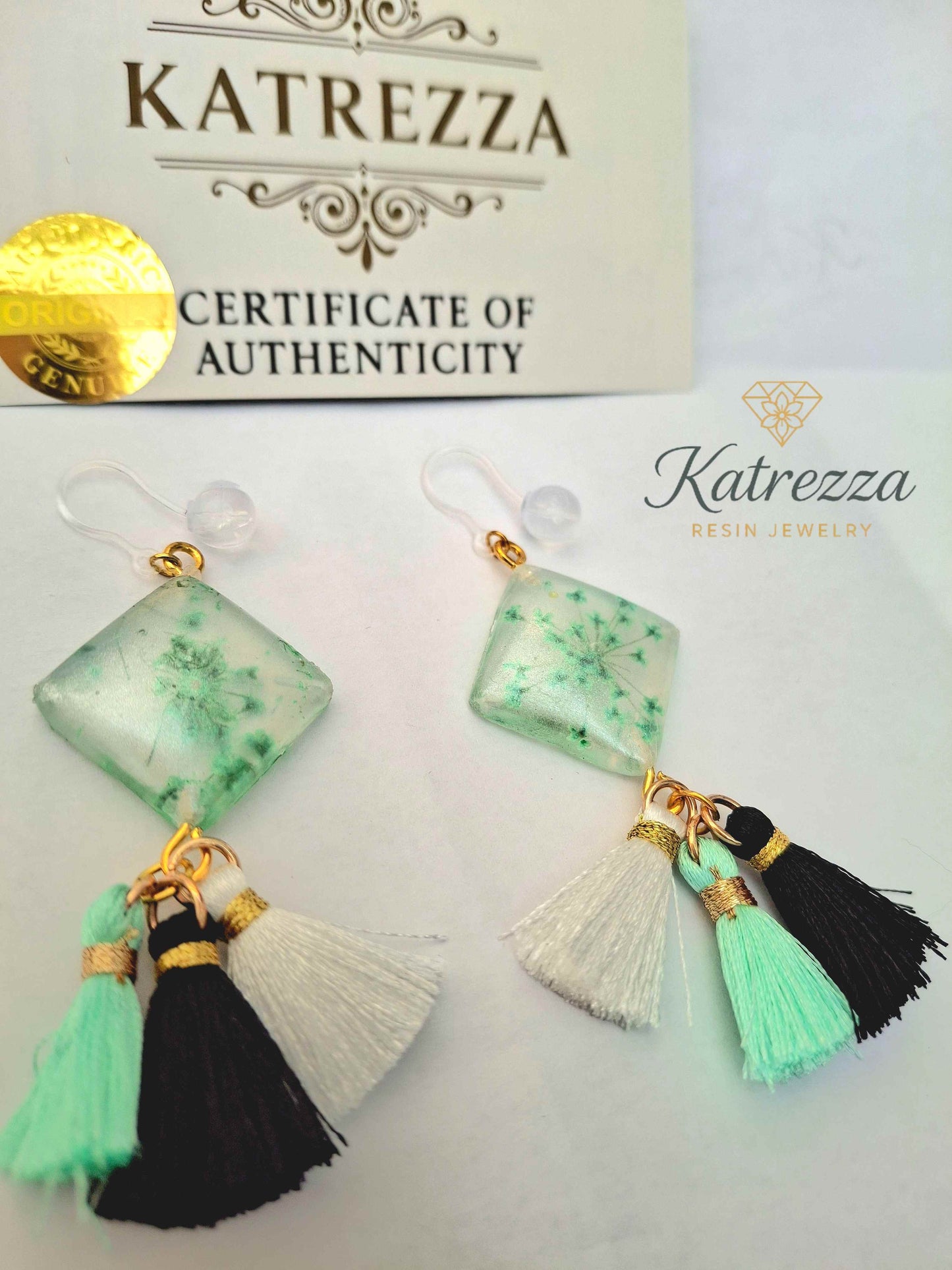 Handmade Resin Earrings with Green Flowers & Tassels – 8 cm Drop | Katrezza