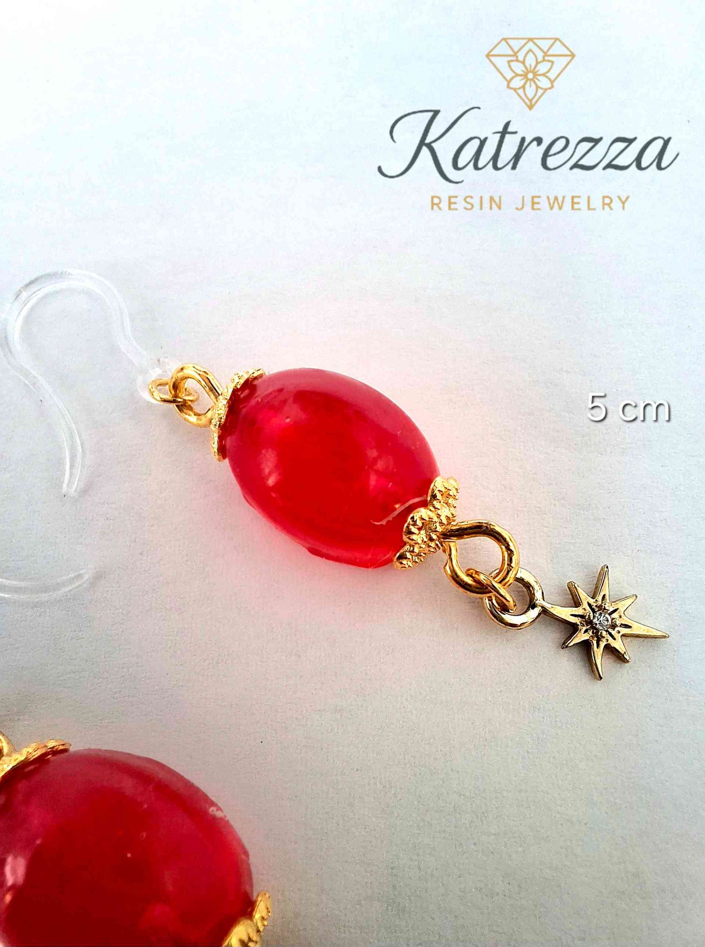 ✨ Red Resin Oval Drop Earrings with Star Charms – 5 cm Handmade by Katrezza