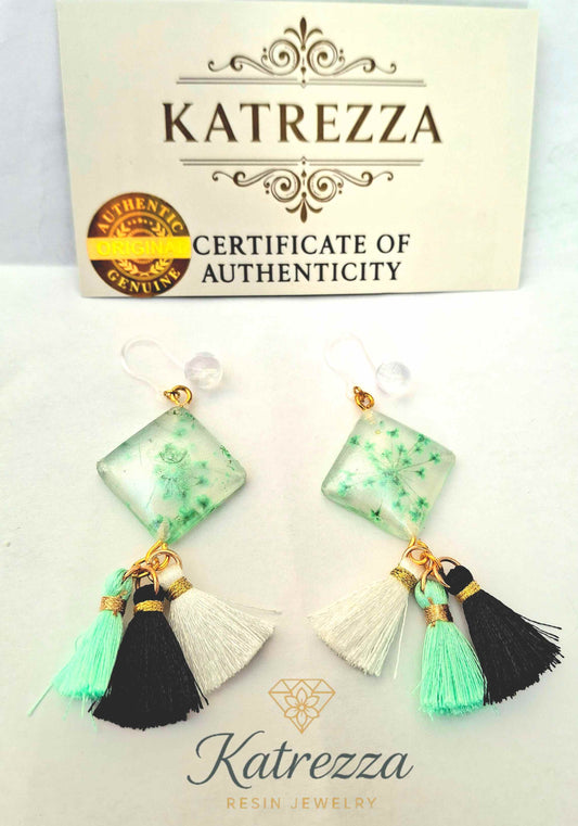Handmade Resin Earrings with Green Flowers & Tassels – 8 cm Drop | Katrezza