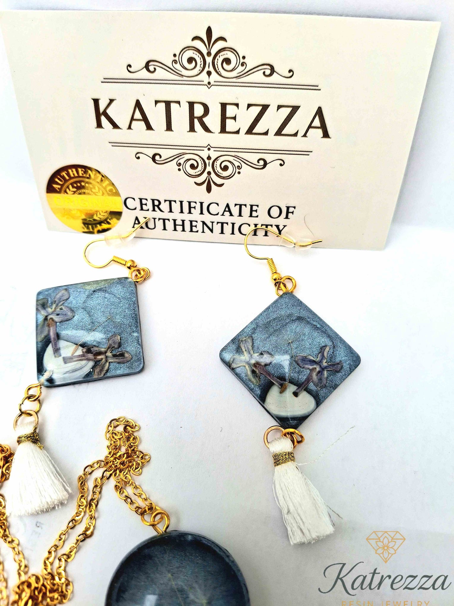Handmade Resin Jewelry Set – Real Flower & Dandelion Earrings with Shell + Blue Pendant Necklace | Katrezza