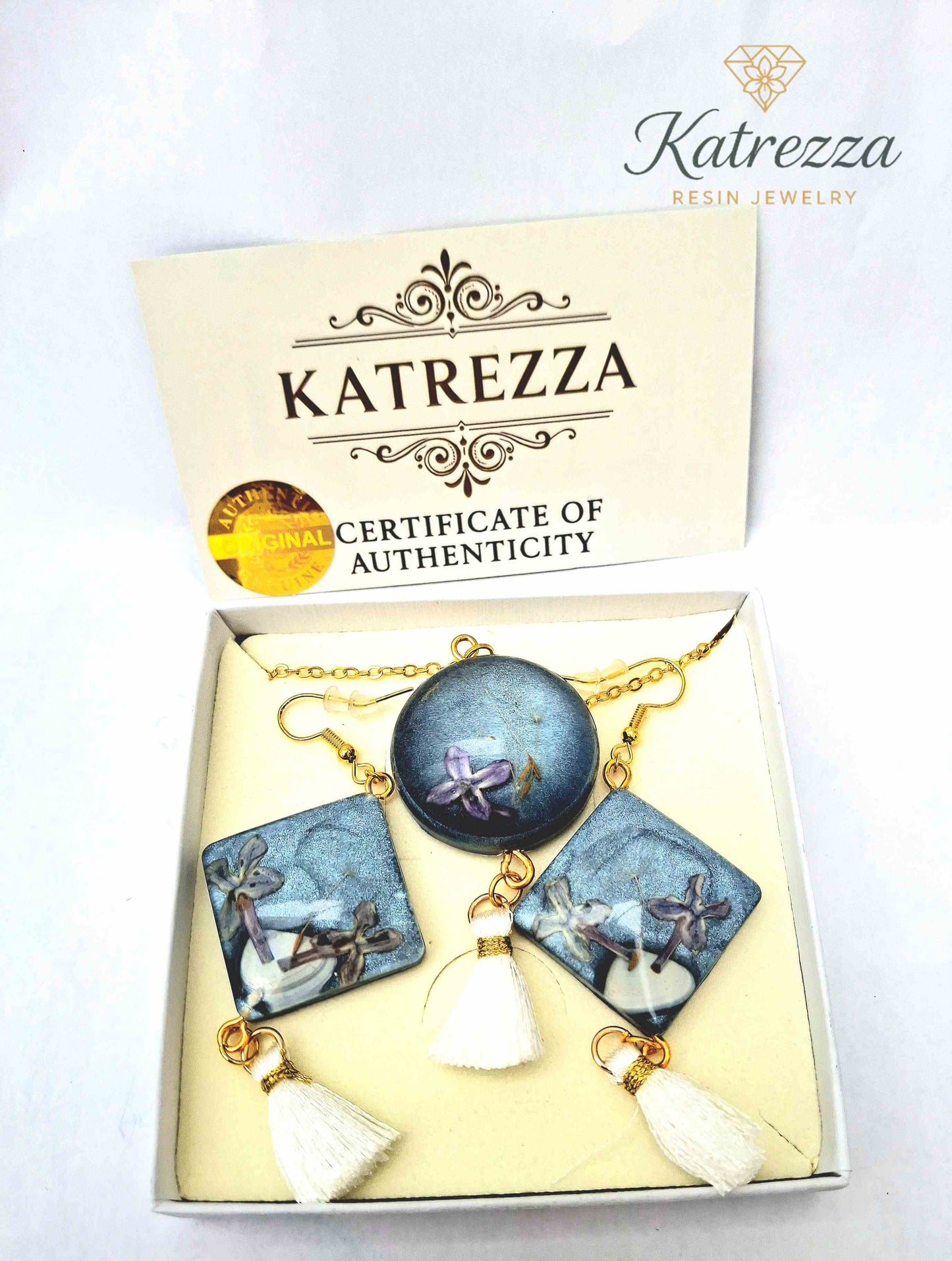 Handmade Resin Jewelry Set – Real Flower & Dandelion Earrings with Shell + Blue Pendant Necklace | Katrezza