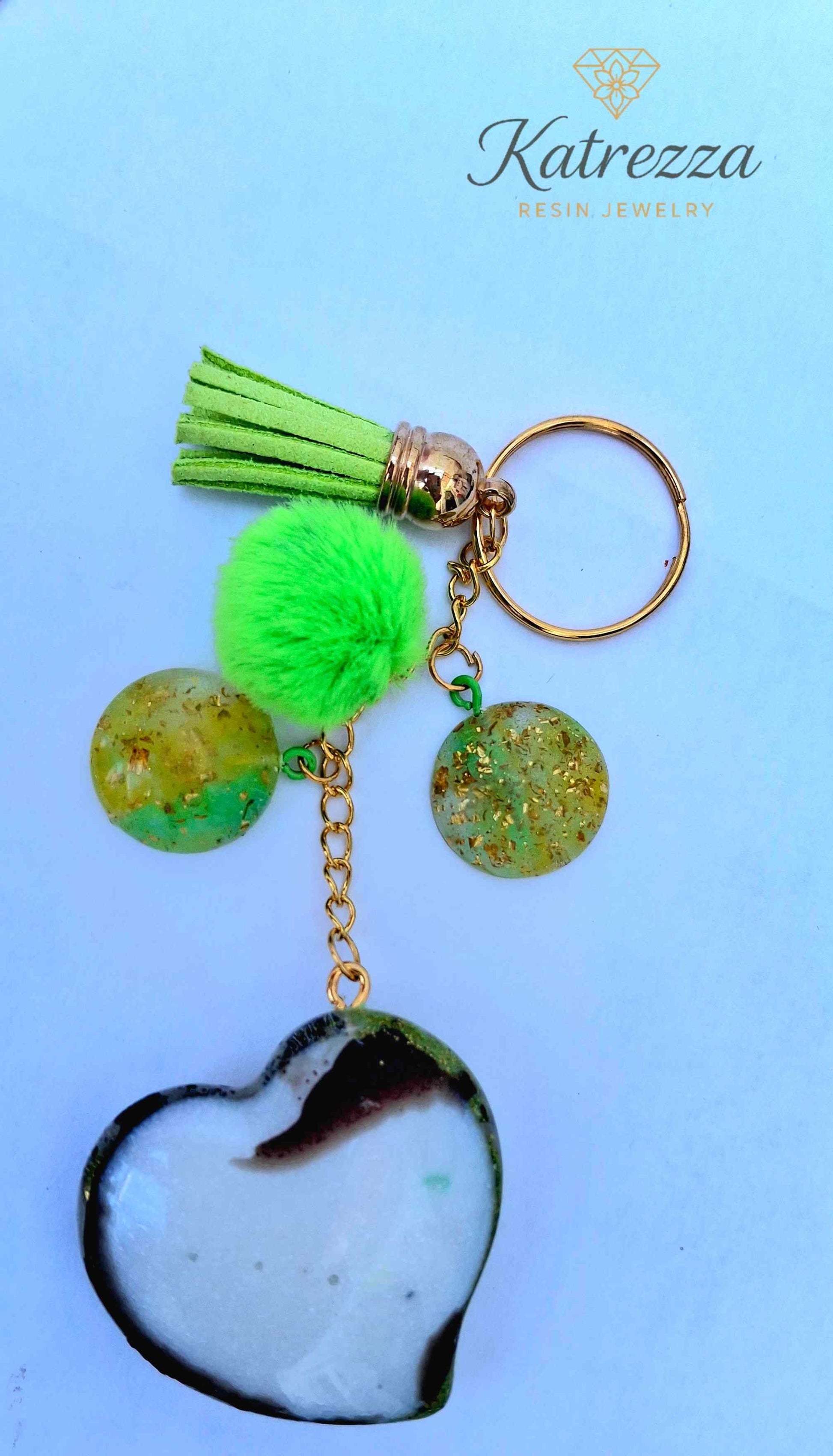 "Back view of resin heart keychain, approx. 4 cm heart charm with white resin tones – Katrezza Jewelry"
