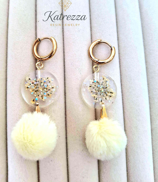 Resin Hoop Earrings with Real Flowers & Pom Pom – Handmade 6 cm | Katrezza