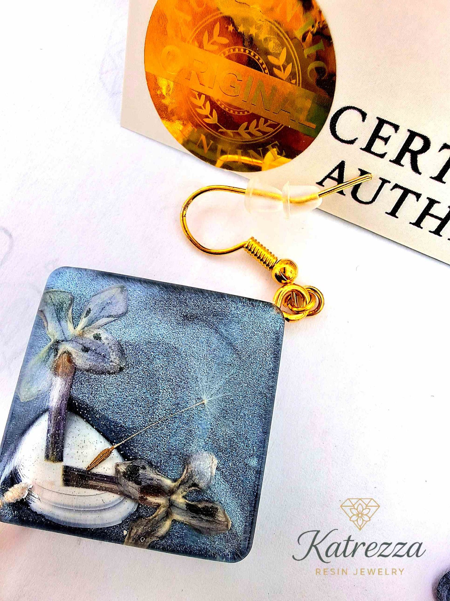 Handmade Resin Jewelry Set – Real Flower & Dandelion Earrings with Shell + Blue Pendant Necklace | Katrezza