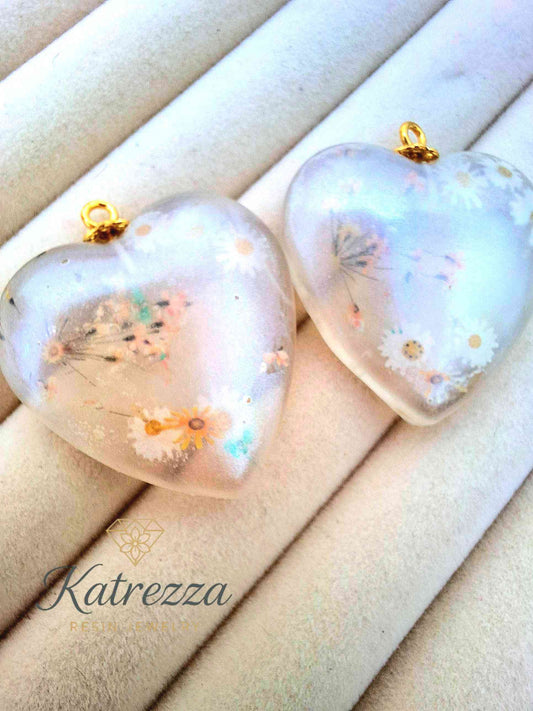Heart Resin Pendant with Real Flowers – 3 cm