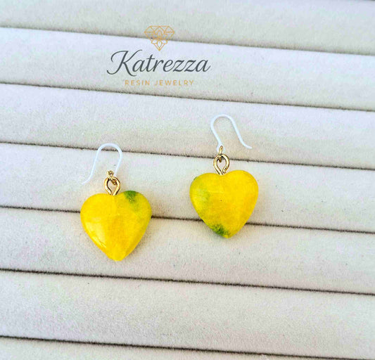 "Pair of 3cm yellow resin heart earrings with hypoallergenic silicone hooks – Katrezza Girls Collection"